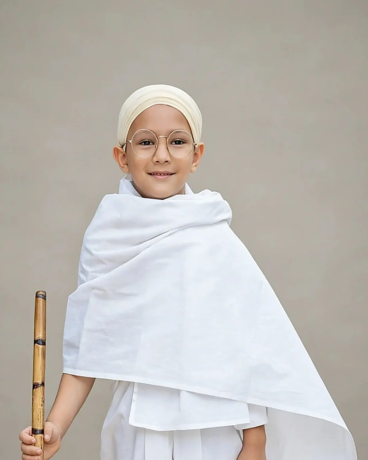 Mahatma Gandhi Costume for kids — Top half close-up — White colour — Polyester fabric — Indian sizes S (24)–XL (36) — Freedom Fighters fancy dress for school annual day & sports day — Kolkata & West Bengal delivery — ZapCostumes